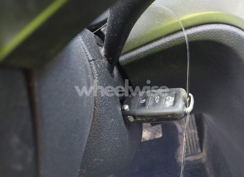 Photo 11 of 2013 Volkswagen Passat 2.5L S (VIN 1VWAP7A36DC044104)