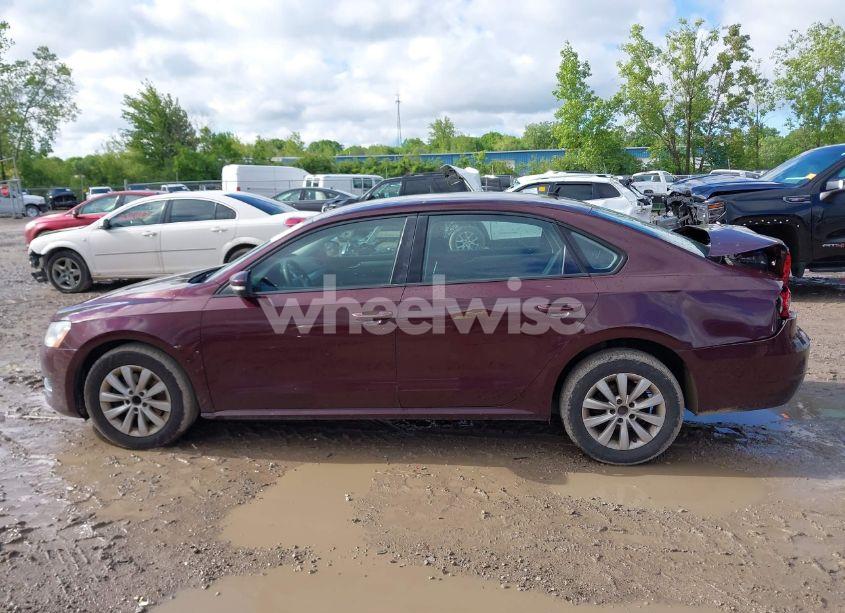 Photo 14 of 2013 Volkswagen Passat 2.5L S (VIN 1VWAP7A36DC044104)