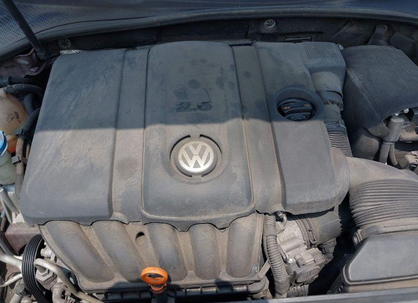 Photo 10 of 2013 Volkswagen Passat 2.5L S (VIN 1VWAP7A36DC099720)