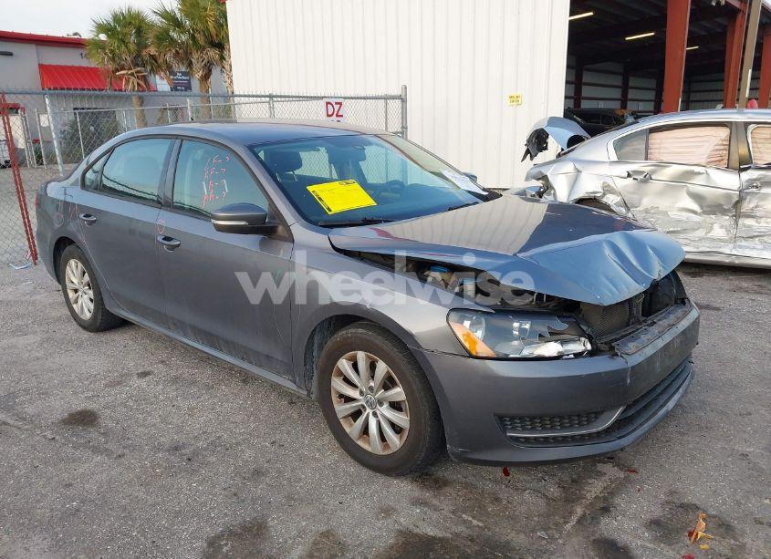 2013 Volkswagen Passat 2.5L S (VIN 1VWAP7A36DC114152) main photo