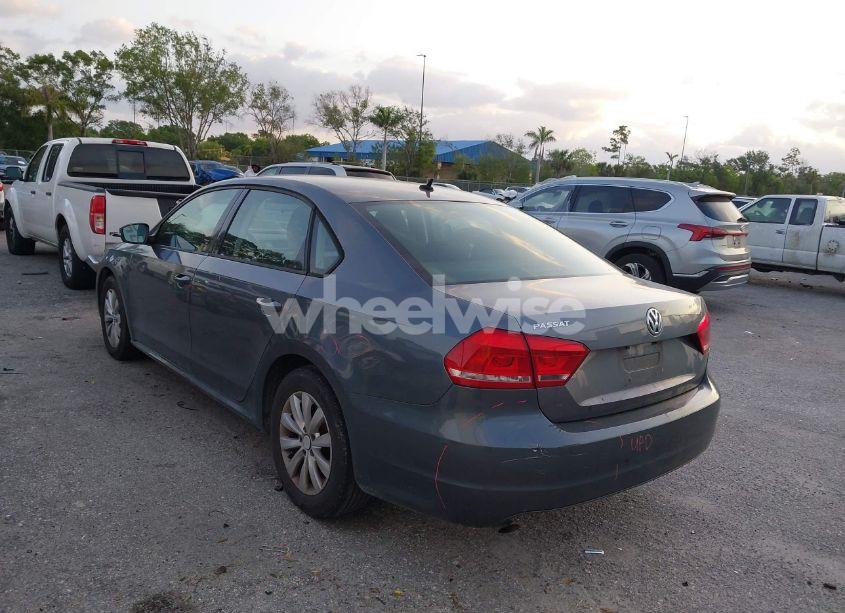 Photo 12 of 2013 Volkswagen Passat 2.5L S (VIN 1VWAP7A36DC114152)