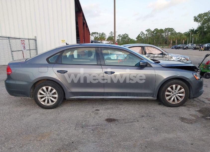 Photo 14 of 2013 Volkswagen Passat 2.5L S (VIN 1VWAP7A36DC114152)