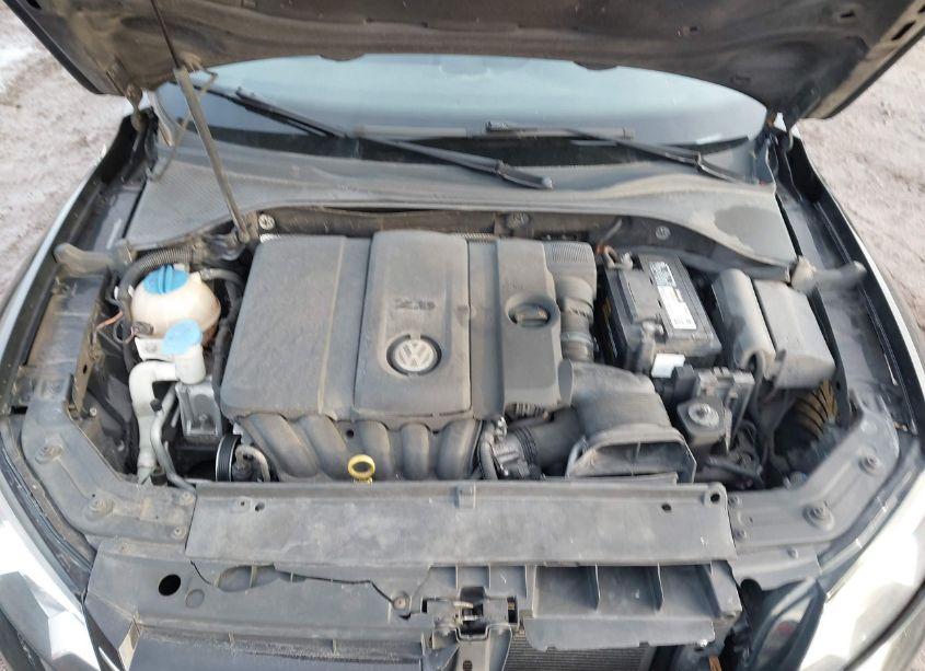 Photo 10 of 2014 Volkswagen Passat 2.5L S (VIN 1VWAP7A36EC009760)