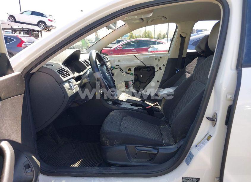 Photo 5 of 2014 Volkswagen Passat 2.5L S (VIN 1VWAP7A36EC012383)