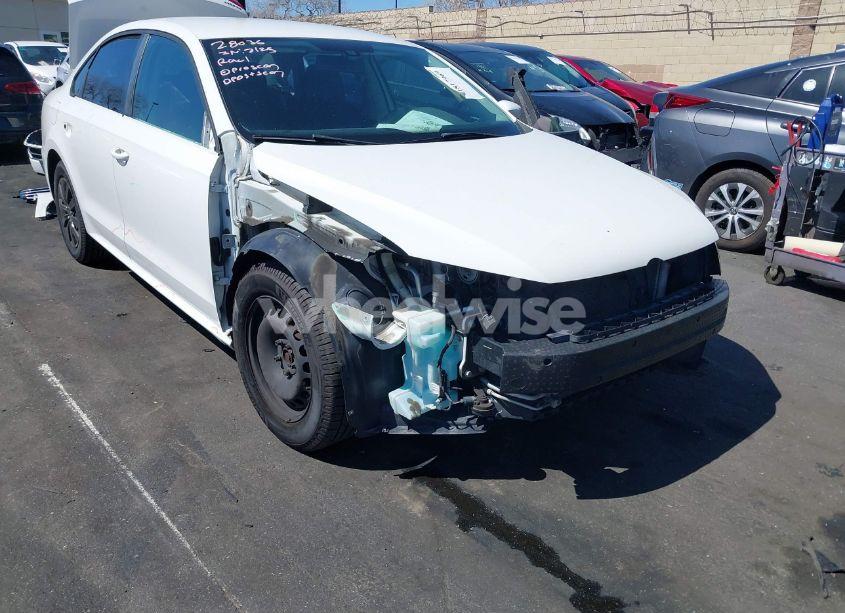 Photo 6 of 2014 Volkswagen Passat 2.5L S (VIN 1VWAP7A36EC012383)