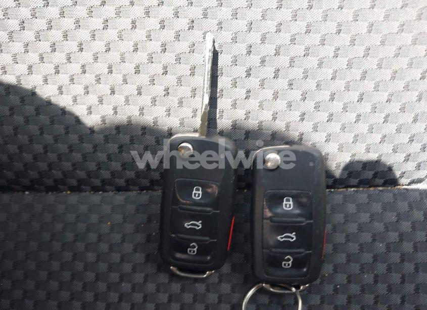 Photo 11 of 2014 Volkswagen Passat 2.5L S (VIN 1VWAP7A36EC029426)