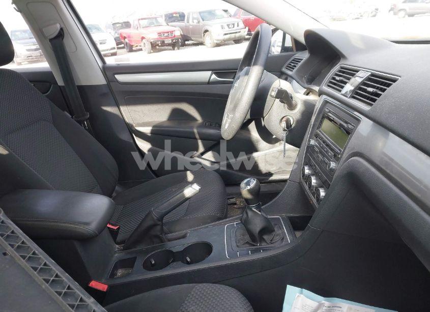 Photo 5 of 2012 Volkswagen Passat 2.5L S (VIN 1VWAP7A37CC005245)