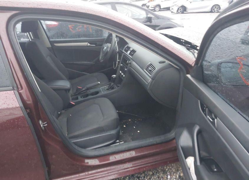 Photo 5 of 2012 Volkswagen Passat 2.5L S (VIN 1VWAP7A37CC065591)