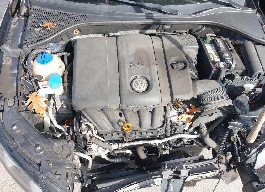 Photo 10 of 2012 Volkswagen Passat 2.5L S (VIN 1VWAP7A37CC078471)