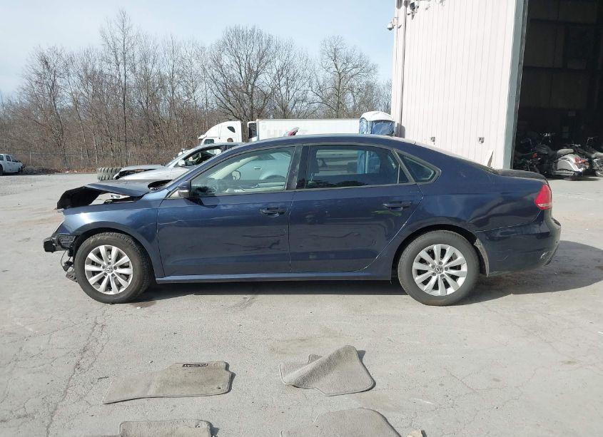 Photo 14 of 2012 Volkswagen Passat 2.5L S (VIN 1VWAP7A37CC078471)