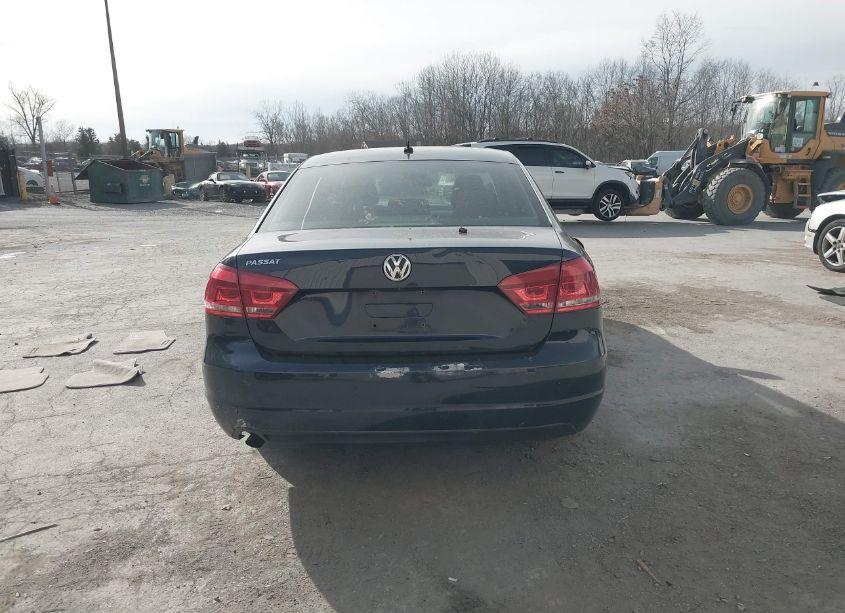 Photo 16 of 2012 Volkswagen Passat 2.5L S (VIN 1VWAP7A37CC078471)
