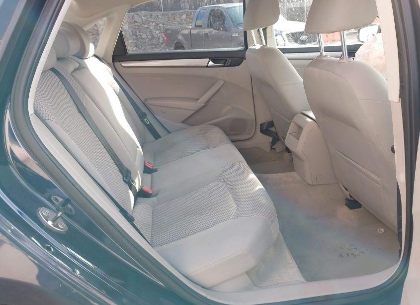 Photo 8 of 2012 Volkswagen Passat 2.5L S (VIN 1VWAP7A37CC078471)