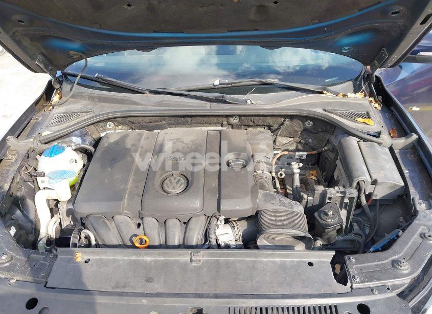 Photo 10 of 2013 Volkswagen Passat 2.5L S (VIN 1VWAP7A37DC053930)
