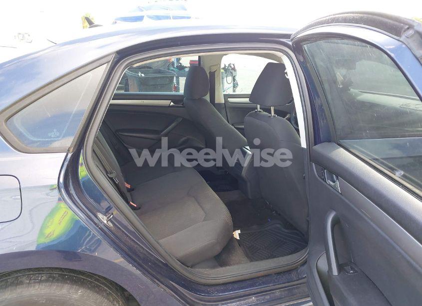 Photo 8 of 2013 Volkswagen Passat 2.5L S (VIN 1VWAP7A37DC053930)