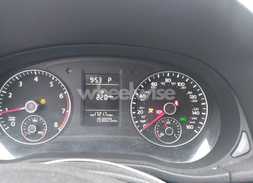 Photo 7 of 2014 Volkswagen Passat 2.5L S (VIN 1VWAP7A37EC005863)