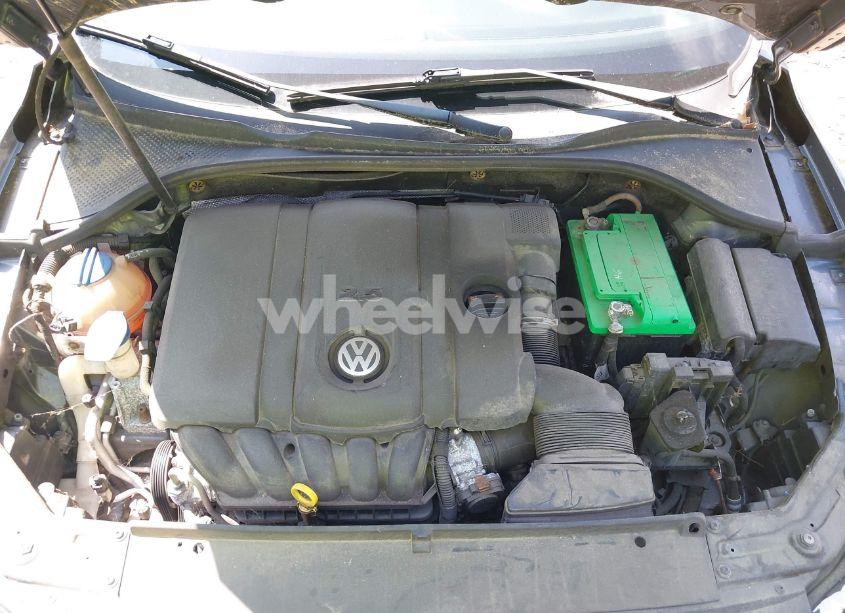 Photo 10 of 2014 Volkswagen Passat 2.5L S (VIN 1VWAP7A37EC018693)