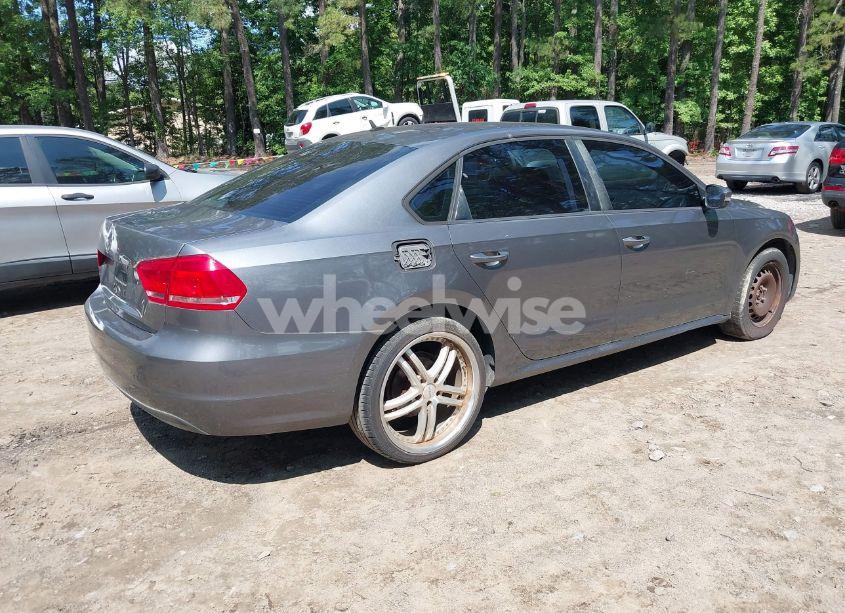 Photo 4 of 2014 Volkswagen Passat 2.5L S (VIN 1VWAP7A37EC018693)