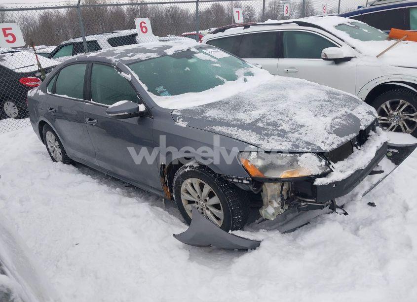 2012 Volkswagen Passat 2.5L S (VIN 1VWAP7A38CC015458) main photo