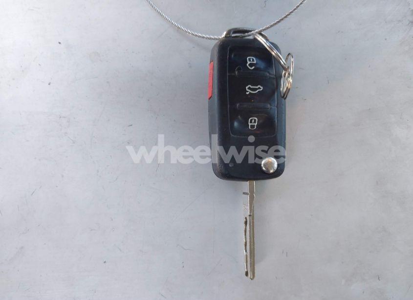 Photo 11 of 2012 Volkswagen Passat 2.5L S (VIN 1VWAP7A38CC043647)