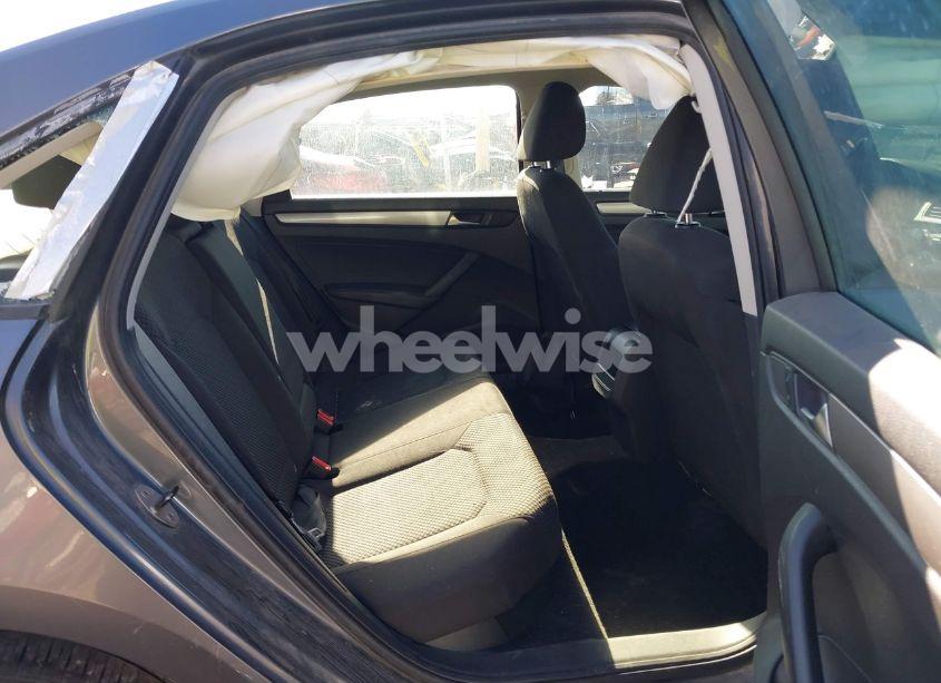 Photo 8 of 2012 Volkswagen Passat 2.5L S (VIN 1VWAP7A38CC043647)