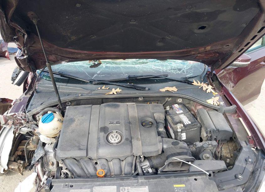 Photo 10 of 2013 Volkswagen Passat 2.5L WOLFSBURG EDITION (VIN 1VWAP7A38DC136055)