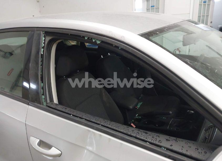 Photo 13 of 2012 Volkswagen Passat 2.5L S (VIN 1VWAP7A39CC040885)