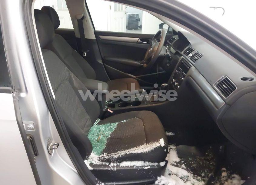 Photo 5 of 2012 Volkswagen Passat 2.5L S (VIN 1VWAP7A39CC040885)