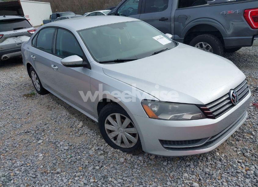2012 Volkswagen Passat 2.5L S (VIN 1VWAP7A39CC068119) main photo