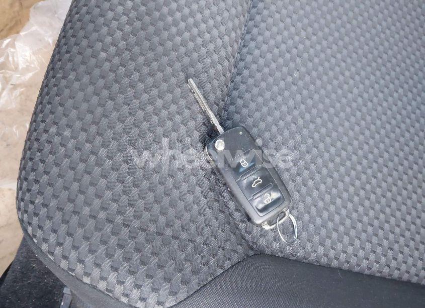 Photo 11 of 2012 Volkswagen Passat 2.5L S (VIN 1VWAP7A39CC090539)