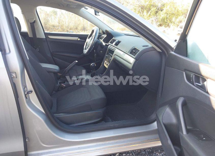 Photo 5 of 2012 Volkswagen Passat 2.5L S (VIN 1VWAP7A39CC090539)