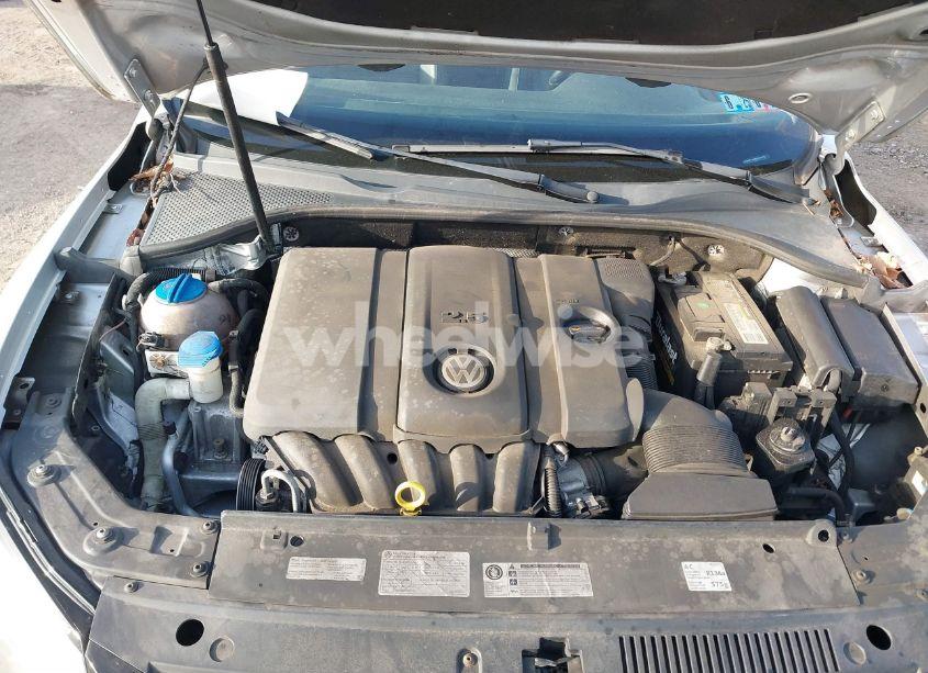 Photo 10 of 2014 Volkswagen Passat 2.5L WOLFSBURG EDITION (VIN 1VWAP7A39EC016279)