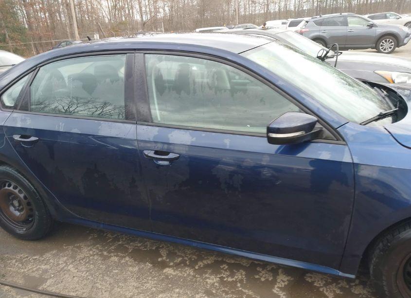 Photo 13 of 2014 Volkswagen Passat 2.5L S (VIN 1VWAP7A39EC021773)