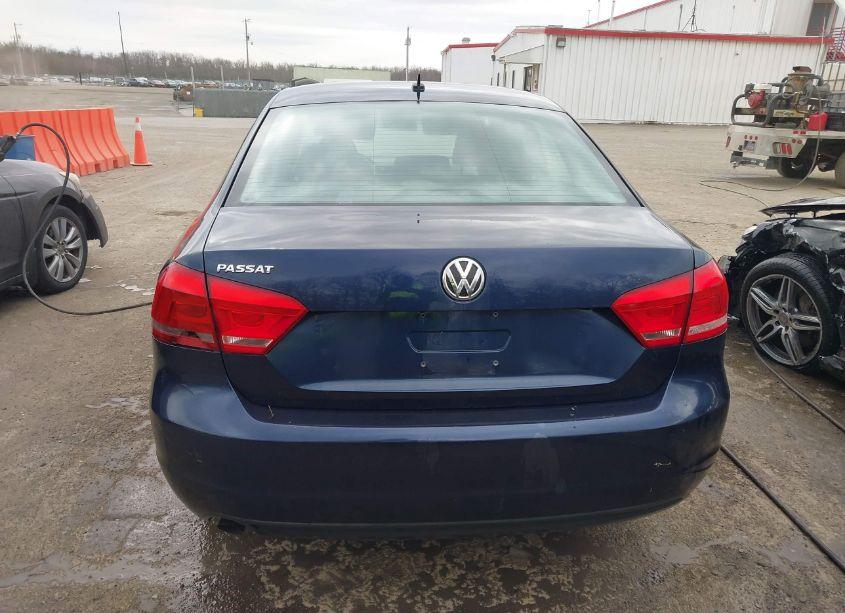 Photo 16 of 2014 Volkswagen Passat 2.5L S (VIN 1VWAP7A39EC021773)