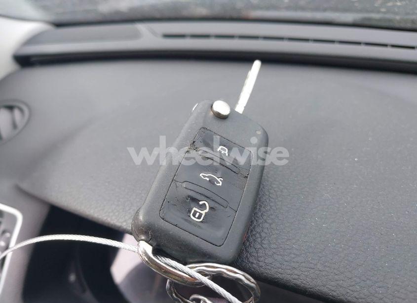 Photo 11 of 2012 Volkswagen Passat 2.5L S (VIN 1VWAP7A3XCC026705)