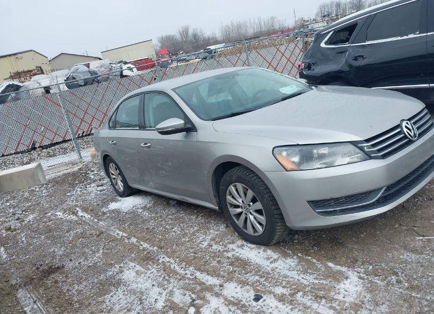 2012 Volkswagen Passat 2.5L S (VIN 1VWAP7A3XCC034710) main photo