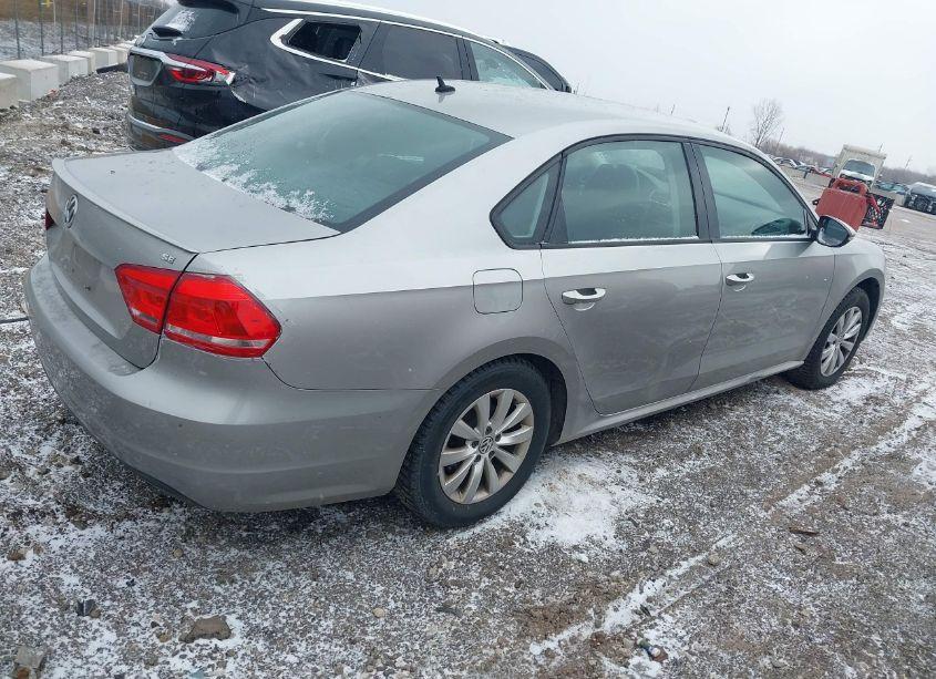 Photo 4 of 2012 Volkswagen Passat 2.5L S (VIN 1VWAP7A3XCC034710)