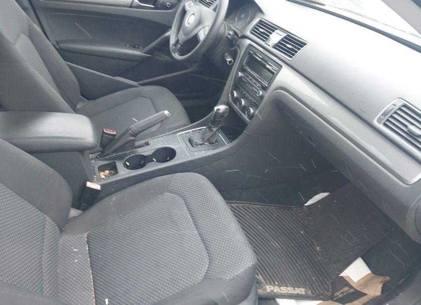 Photo 5 of 2012 Volkswagen Passat 2.5L S (VIN 1VWAP7A3XCC034710)