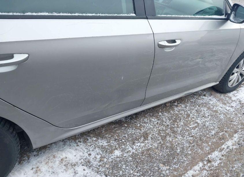 Photo 6 of 2012 Volkswagen Passat 2.5L S (VIN 1VWAP7A3XCC034710)