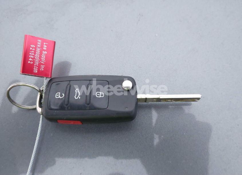 Photo 11 of 2012 Volkswagen Passat 2.5L S (VIN 1VWAP7A3XCC034738)