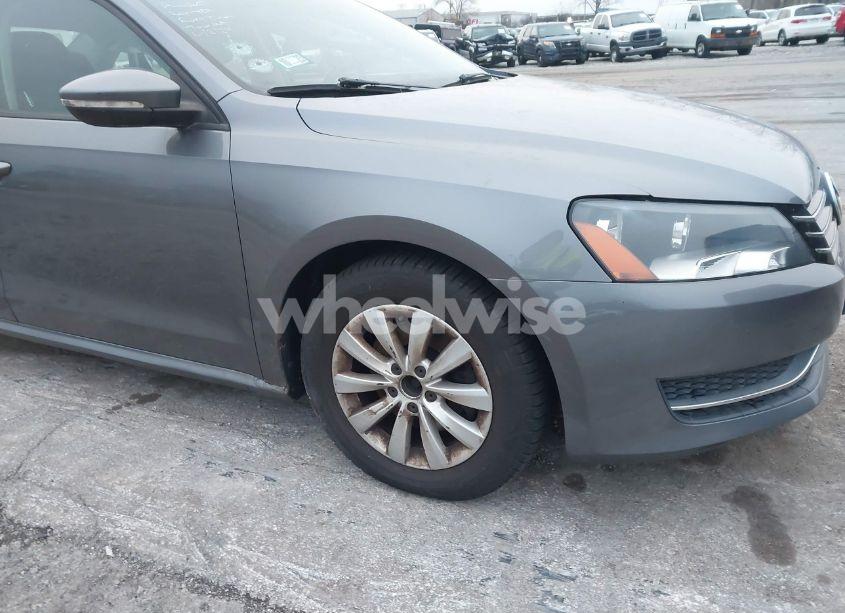 Photo 13 of 2012 Volkswagen Passat 2.5L S (VIN 1VWAP7A3XCC034738)
