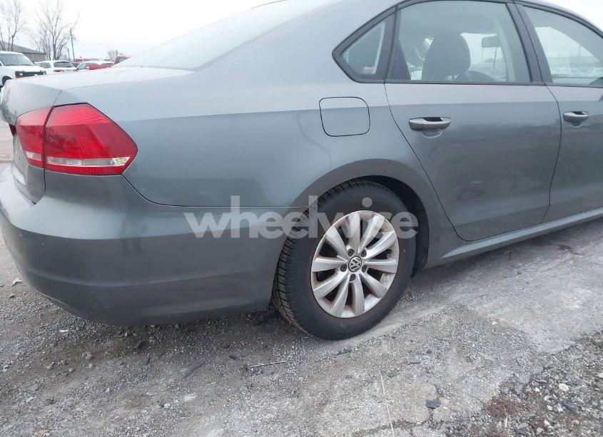 Photo 14 of 2012 Volkswagen Passat 2.5L S (VIN 1VWAP7A3XCC034738)