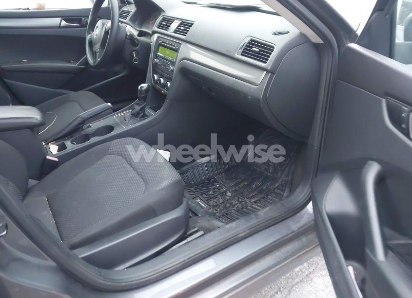 Photo 5 of 2012 Volkswagen Passat 2.5L S (VIN 1VWAP7A3XCC034738)
