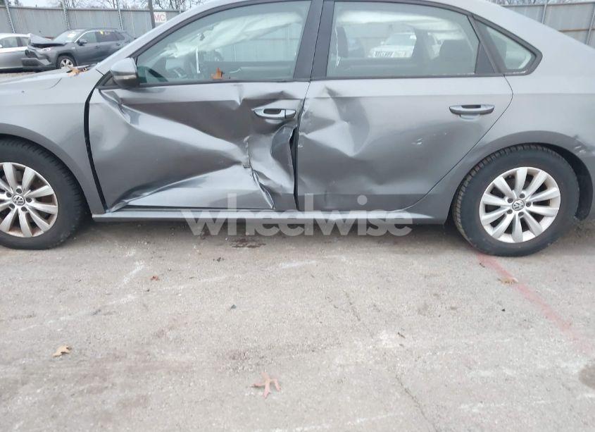 Photo 6 of 2012 Volkswagen Passat 2.5L S (VIN 1VWAP7A3XCC034738)
