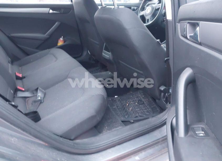 Photo 8 of 2012 Volkswagen Passat 2.5L S (VIN 1VWAP7A3XCC034738)