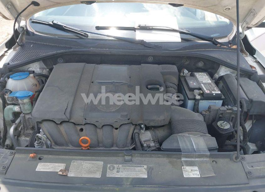 Photo 10 of 2013 Volkswagen Passat 2.5L S (VIN 1VWAP7A3XDC028293)