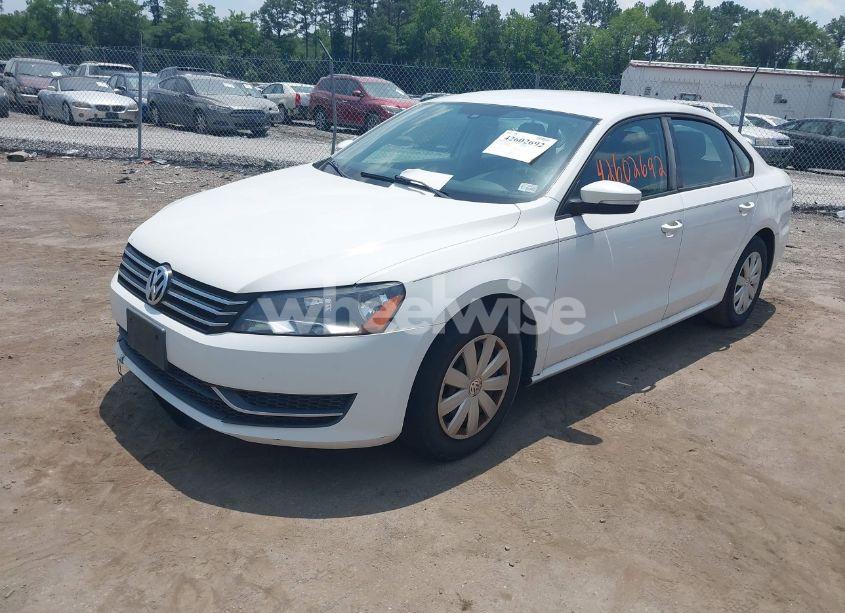 Photo 2 of 2013 Volkswagen Passat 2.5L S (VIN 1VWAP7A3XDC028293)