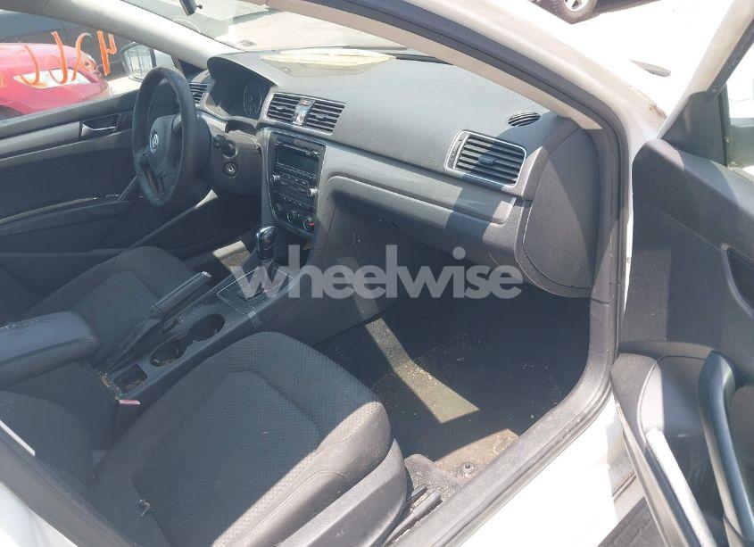 Photo 5 of 2013 Volkswagen Passat 2.5L S (VIN 1VWAP7A3XDC028293)