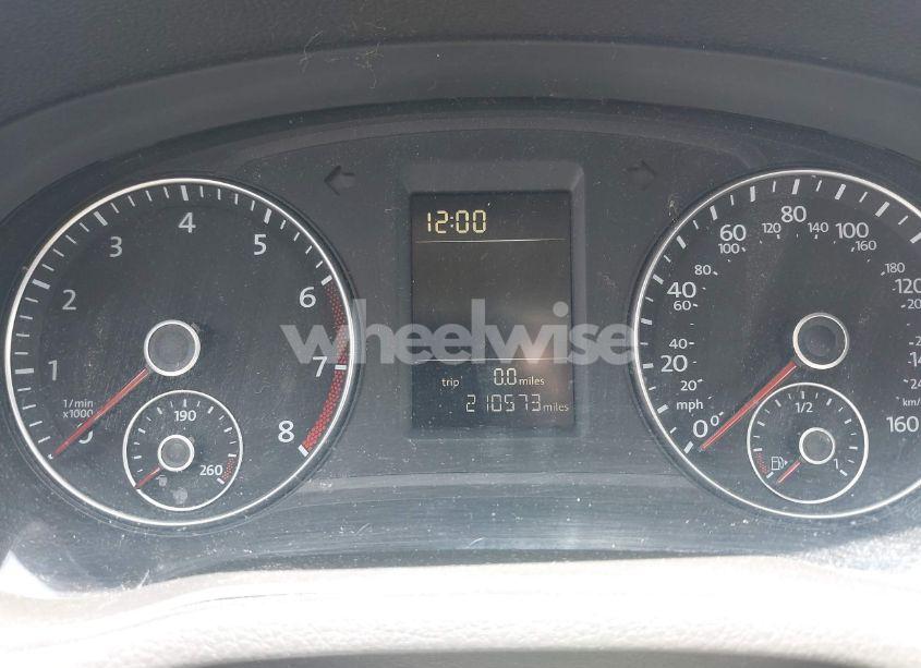 Photo 7 of 2013 Volkswagen Passat 2.5L S (VIN 1VWAP7A3XDC028293)