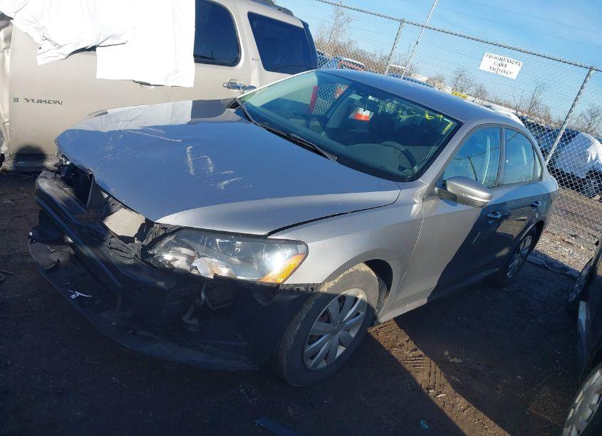 Photo 2 of 2013 Volkswagen Passat 2.5L S (VIN 1VWAP7A3XDC053355)