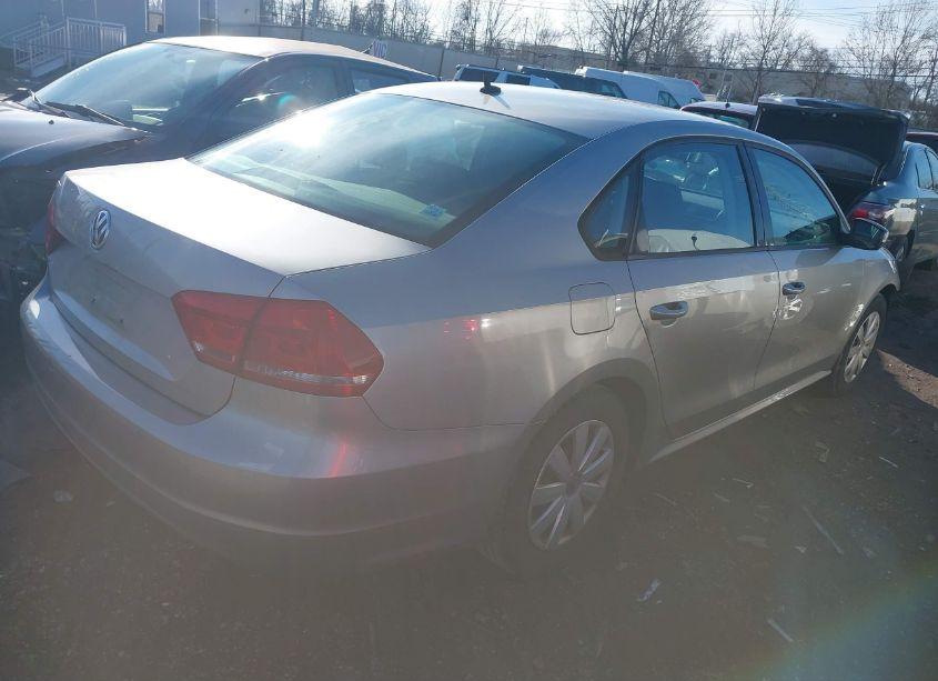 Photo 4 of 2013 Volkswagen Passat 2.5L S (VIN 1VWAP7A3XDC053355)